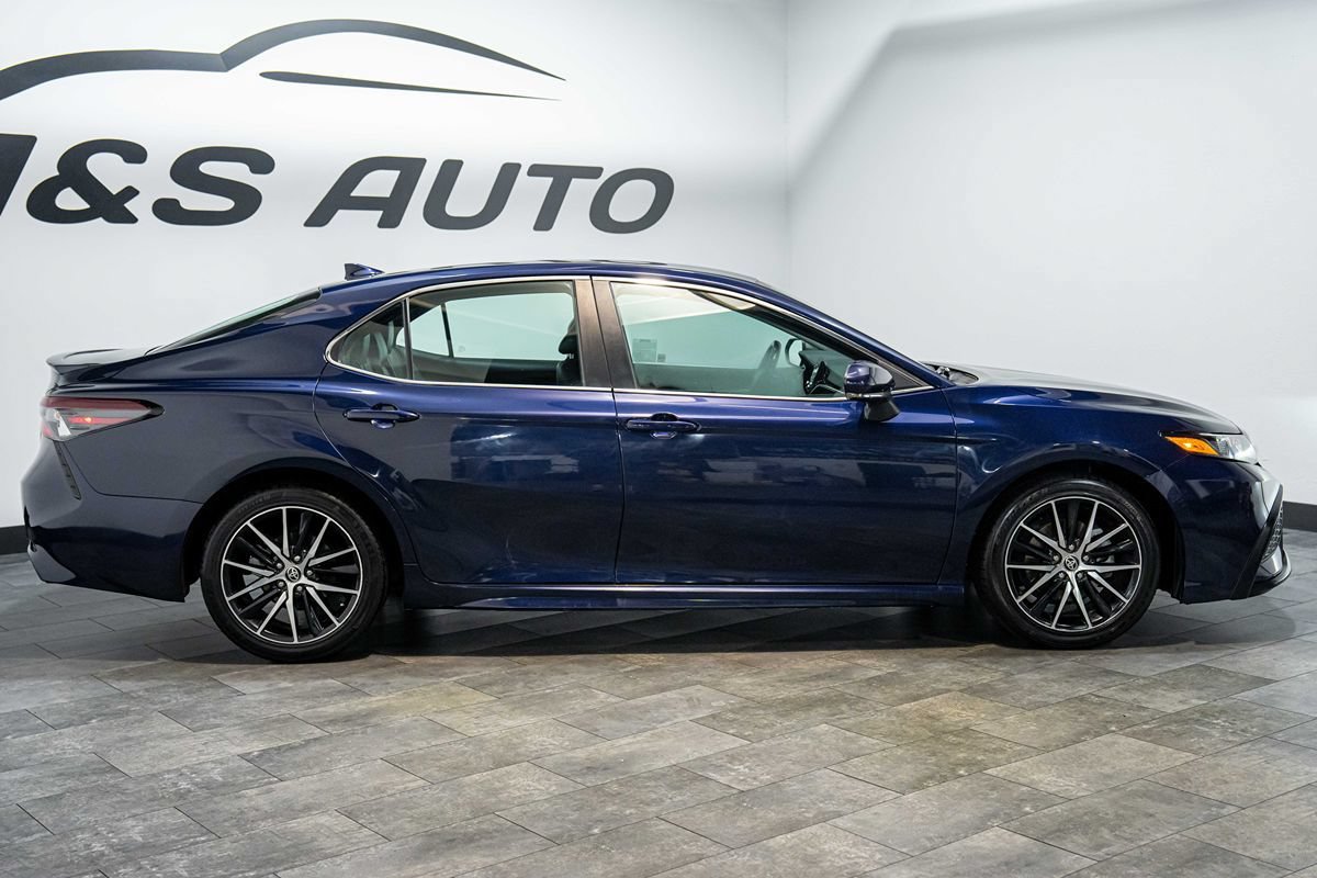 Used 2022 Toyota Camry SE FWD image 8