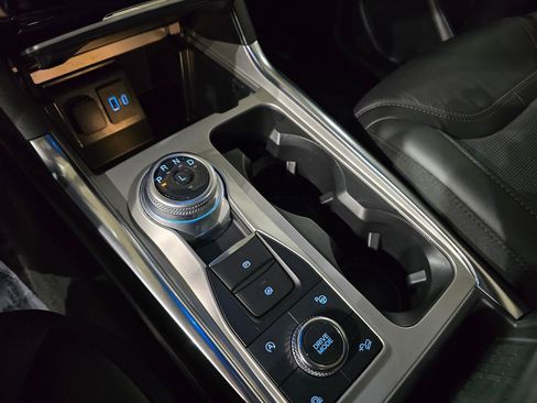 Used 2023 Ford Explorer Platinum w/ Technology Package image 31