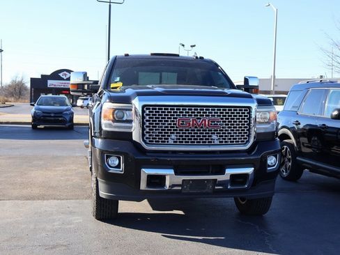 Used 2016 GMC Sierra 2500 Denali w/ Duramax Plus Package image 4