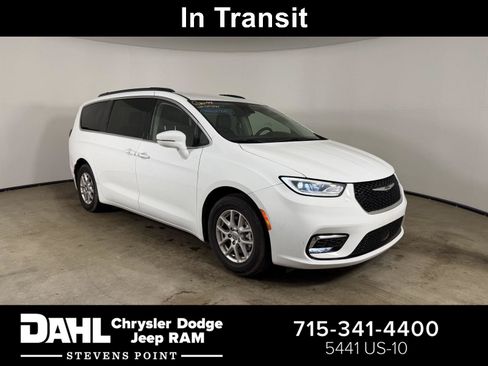 Used 2022 Chrysler Pacifica Touring-L FWD image 1