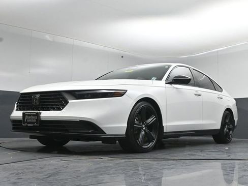 Used 2025 Honda Accord Sport image 37