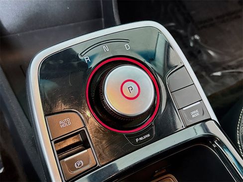 Used 2019 Kia Niro EX w/ Cold Weather Package 2.0 image 16