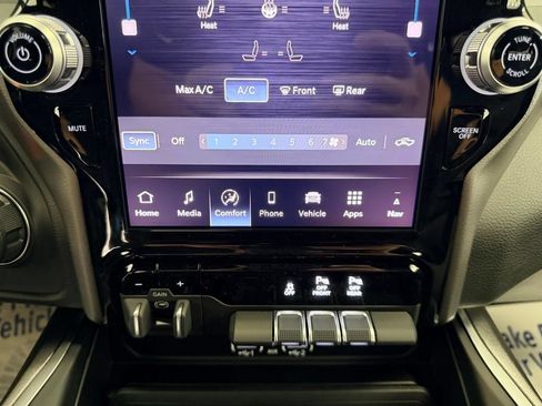 New 2026 RAM 1500 4x4 Crew Cab image 13