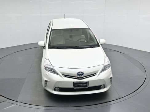 Used 2014 Toyota Prius V Five image 35