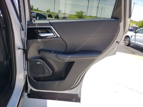 New 2026 Mitsubishi Outlander SE AWD/4WD image 32