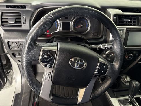 Used 2015 Toyota 4Runner SR5 image 20