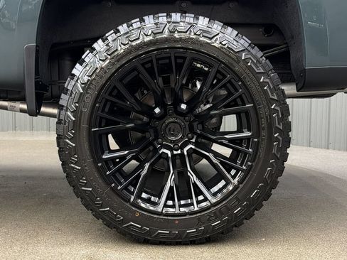 Used 2026 Chevrolet Silverado 1500 LT Trail Boss w/ LT Trail Boss Premium Package AWD/4WD image 11