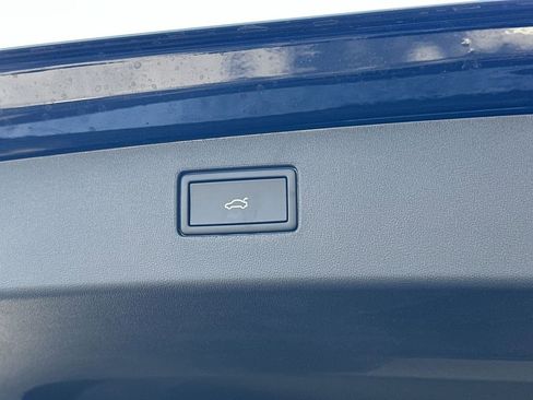 New 2026 Volkswagen Tiguan SE R-Line image 25