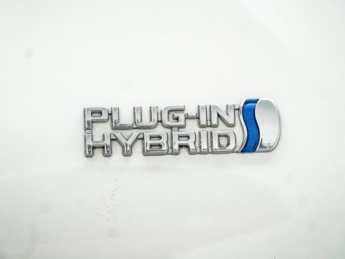 Used 2021 Toyota Prius Prime XLE FWD image 7