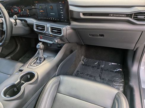 Used 2025 Ford Mustang Premium RWD image 29
