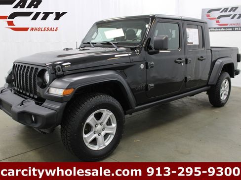 Used 2020 Jeep Gladiator Sport w/ Technology Group AWD/4WD image 1