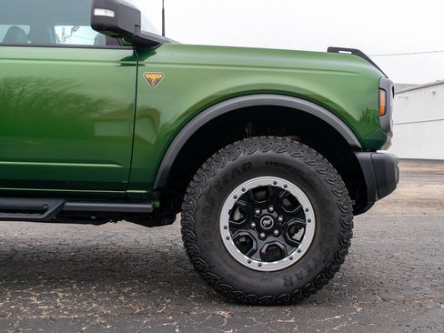 Used 2023 Ford Bronco Badlands image 4