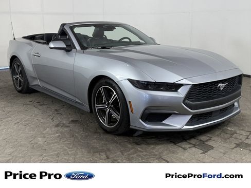 Used 2025 Ford Mustang Premium RWD image 1