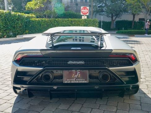 Used 2020 Lamborghini Huracan EVO image 21