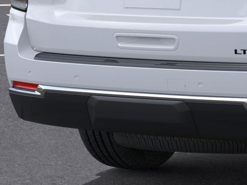 New 2026 Chevrolet Suburban LT image 38