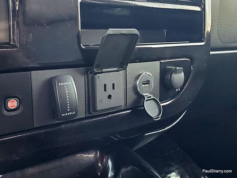 Used 2018 GMC Savana 2500 w/ Enhanced Convenience Package image 47