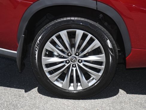 Used 2021 Toyota Highlander Platinum image 24