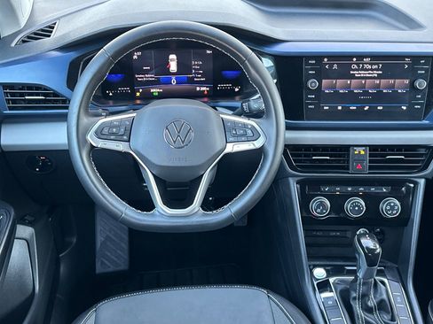Certified 2023 Volkswagen Taos SE w/ Black Wheel Package image 15