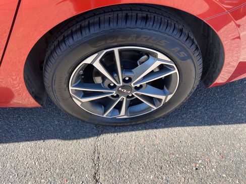 Used 2023 Kia Forte LXS image 28