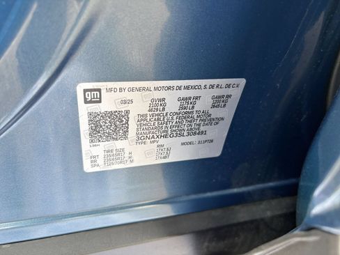 Used 2025 Chevrolet Equinox LT FWD image 30