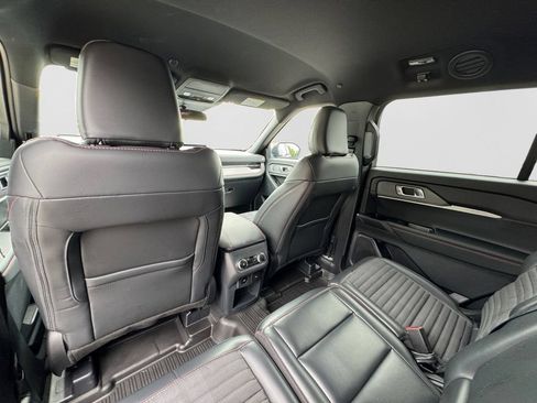 Used 2025 Ford Explorer ST-Line w/ ST-Line Street Pack AWD/4WD image 14