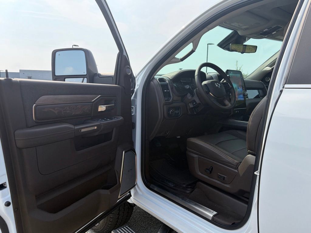 New 2026 RAM 3500 Longhorn AWD/4WD image 40