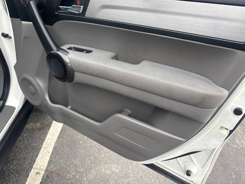 Used 2011 Honda CR-V LX image 18