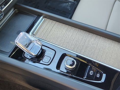 New 2026 Volvo XC60 B5 Plus w/ Protection Package Premier image 24