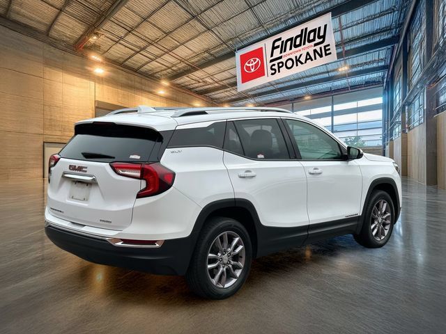 Used 2023 GMC Terrain SLT AWD/4WD image 4