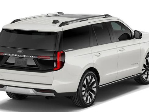 New 2026 Ford Expedition Platinum image 3