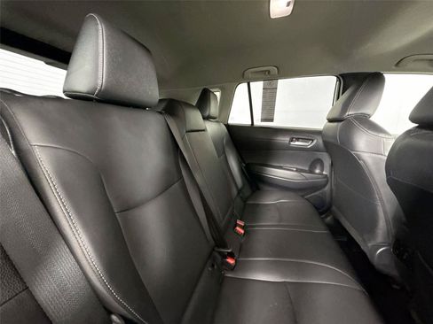Certified 2025 Toyota Corolla Cross XLE FWD image 38
