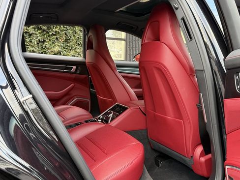 Used 2023 Porsche Panamera Platinum Edition image 39