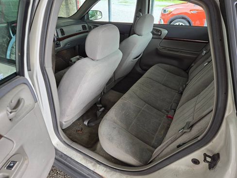 Used 2003 Chevrolet Impala w/ Preferred Equipment Group FWD image 9