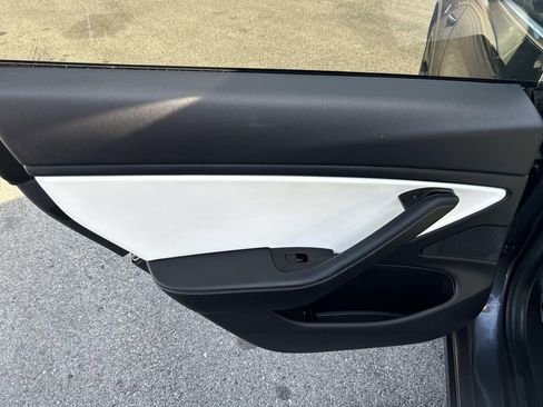 Used 2019 Tesla Model 3 Standard Range Plus image 21