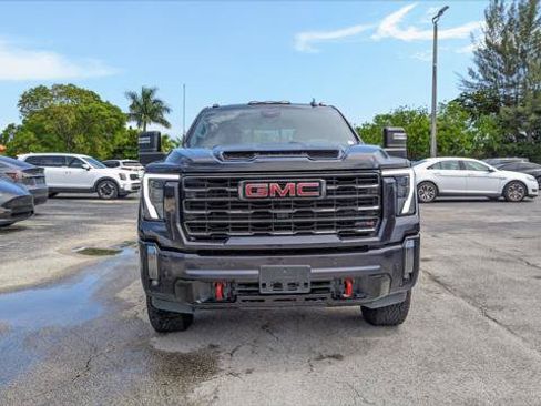 Used 2024 GMC Sierra 2500 AT4 w/ AT4 Premium Plus Package AWD/4WD image 12