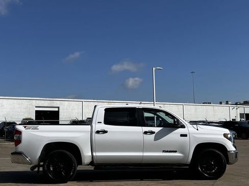 Used 2019 Toyota Tundra SR5 w/ SR5 Upgrade Package AWD/4WD image 3