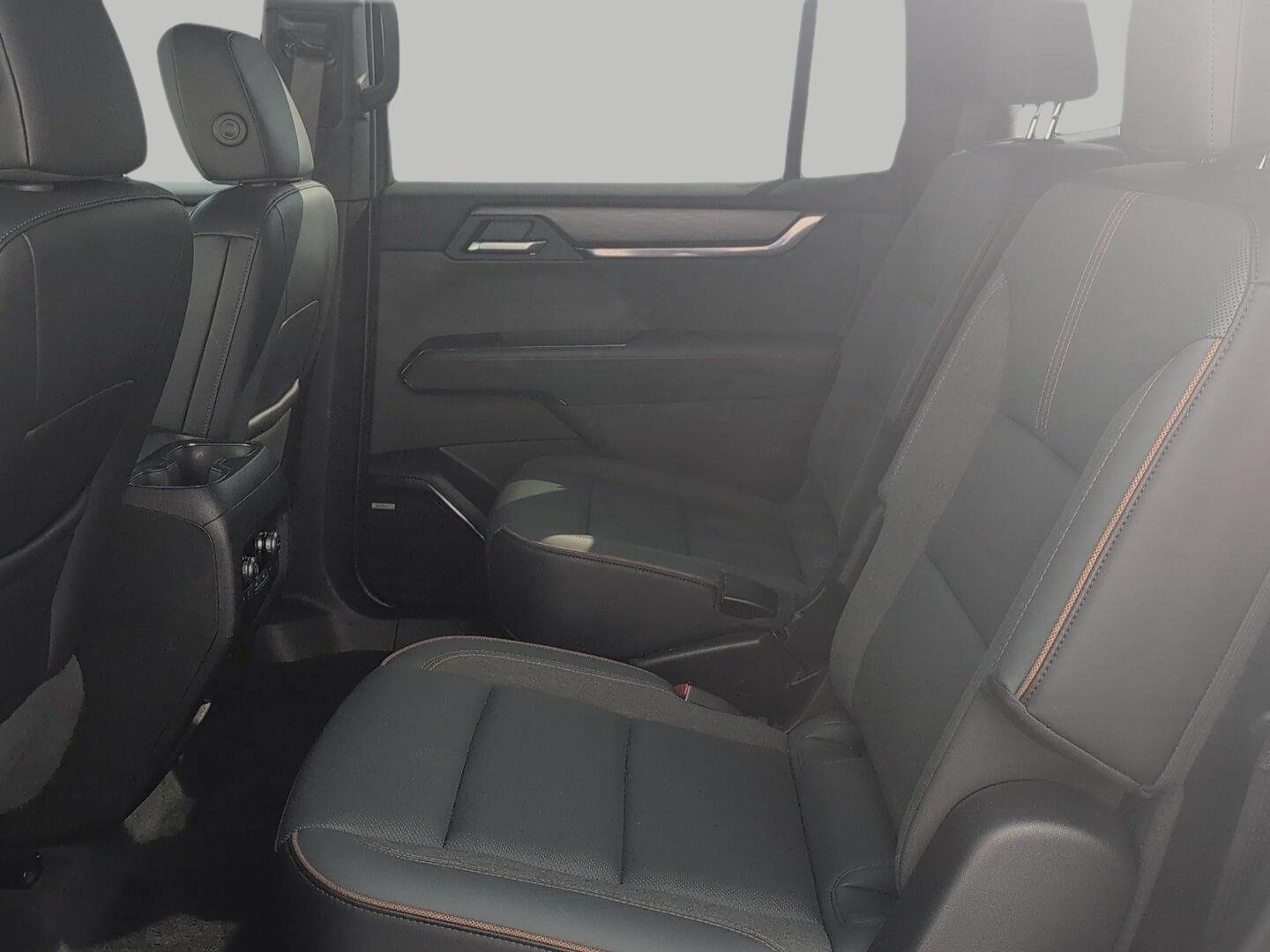 Used 2024 GMC Acadia AT4 w/ Luxury Package AWD/4WD image 21