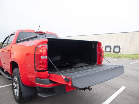 Used 2017 Chevrolet Colorado Z71 AWD/4WD image 18