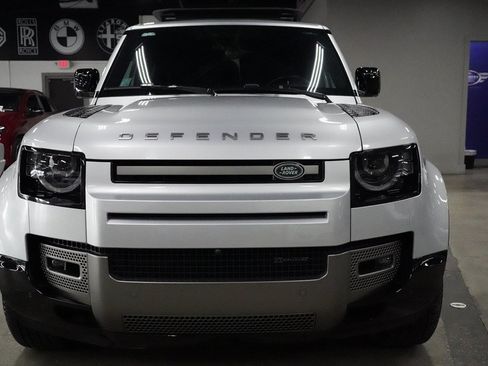 Used 2023 Land Rover Defender 130 X-Dynamic SE AWD/4WD image 8