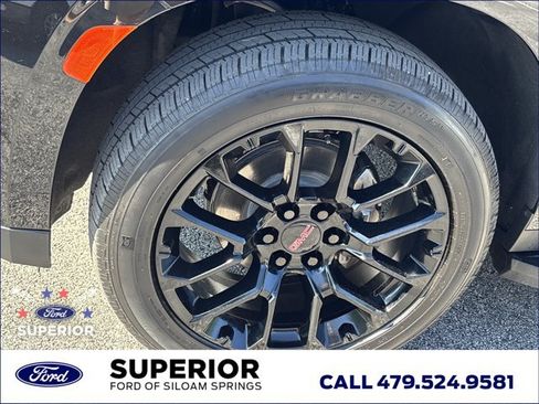 Used 2023 GMC Yukon SLT AWD/4WD image 14