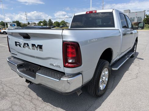 Used 2026 RAM 2500 Big Horn AWD/4WD image 3