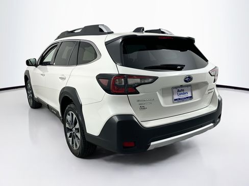 Used 2023 Subaru Outback Touring AWD/4WD image 7
