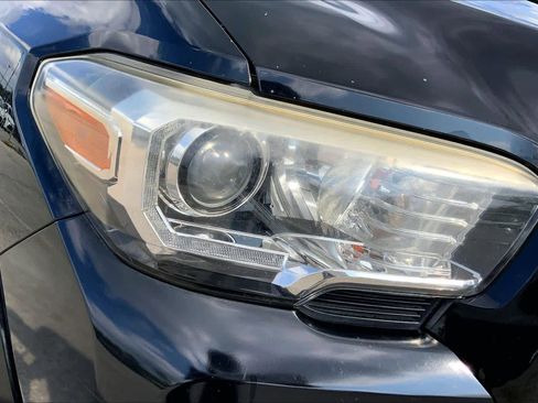 Used 2017 Toyota Tacoma TRD Sport w/ Tow Package image 27