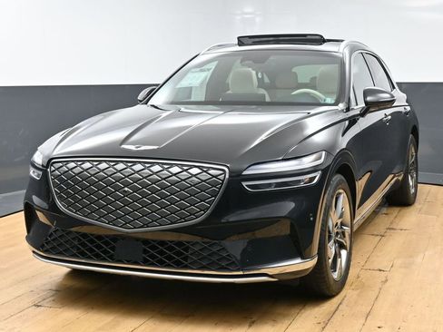 Used 2023 Genesis Electrified GV70 AWD/4WD image 5