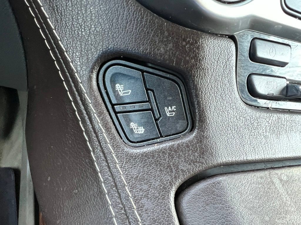 Used 2015 Chevrolet Tahoe LTZ AWD/4WD image 36
