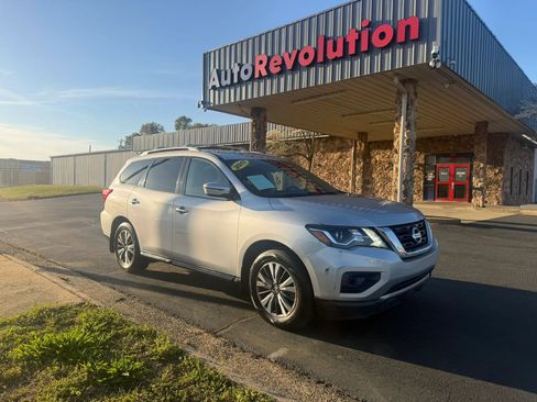 Used 2017 Nissan Pathfinder S image 1