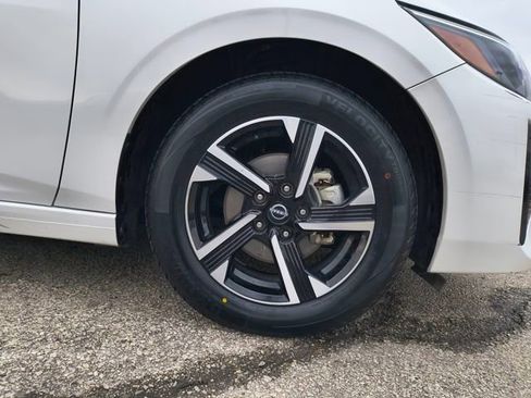 Used 2024 Nissan Sentra SV image 27