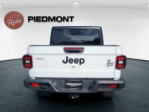 Certified 2024 Jeep Gladiator Sport image 8