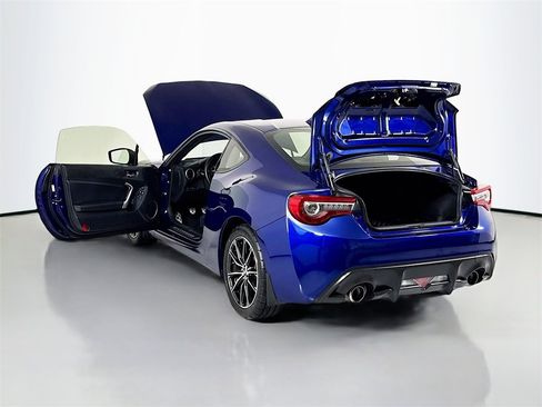 Used 2017 Toyota 86 image 26