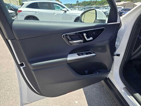 Used 2026 Mercedes-Benz GLC 300 4MATIC image 19